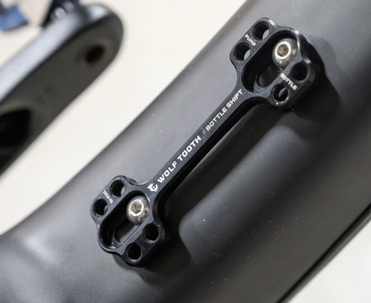 WOLFTOOTH BOTTLE SHIFT WOLF TOOTH B-RAD 7 WOLFTOOTH BOTTLE SHIFT WOLF TOOTH B-RAD – Image 5