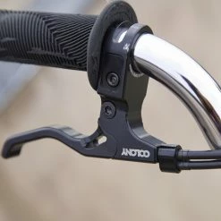 LEVIER DE FREIN COLONY BRETHREN DROIT 7 LEVIER DE FREIN COLONY BRETHREN DROIT -Subrosa Soldes photo nov 27 11 10 19 am